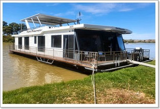 Platinum Houseboats - Fifth Dimension